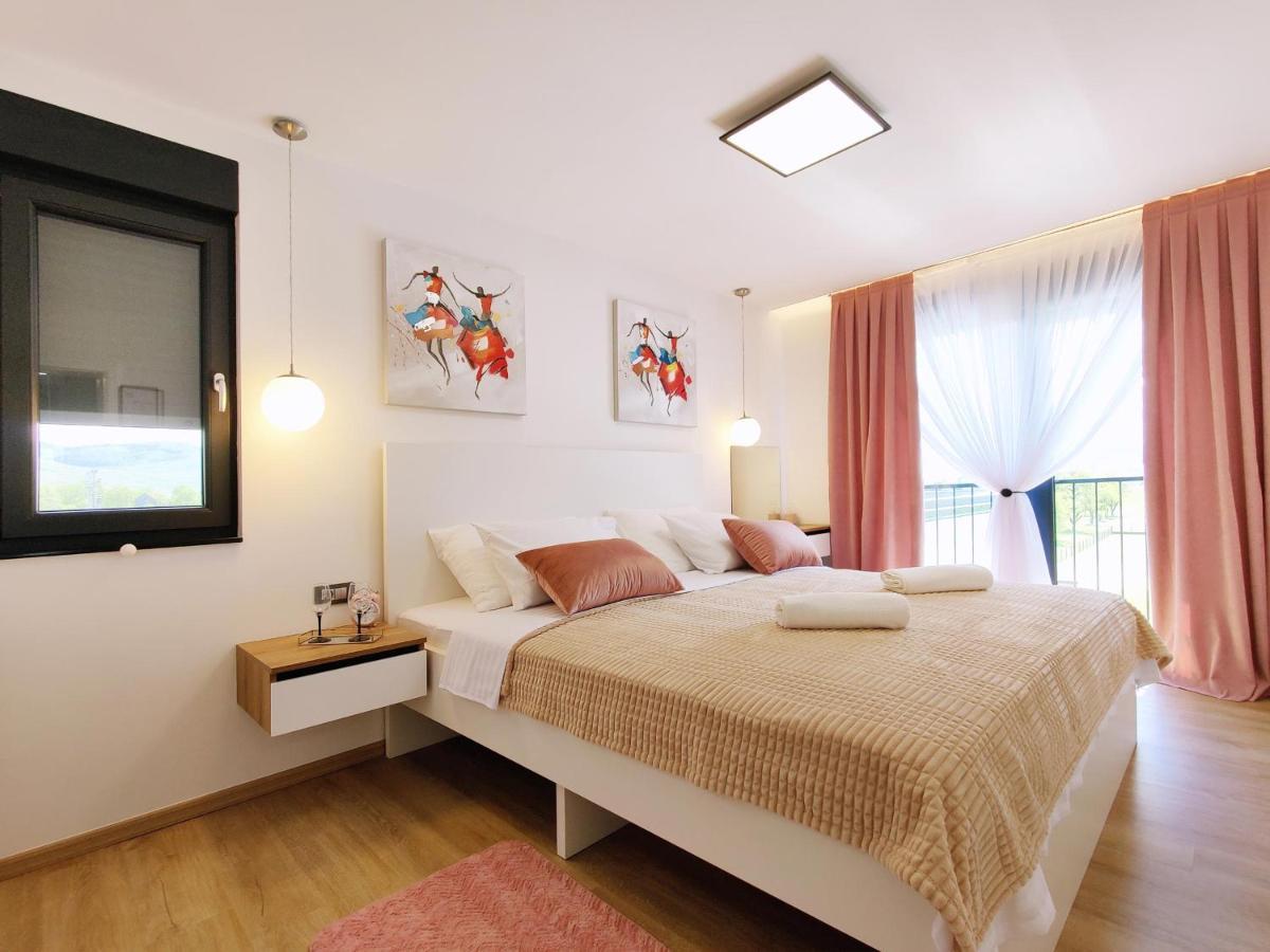 Villa Biser Gacke Sinac Dış mekan fotoğraf