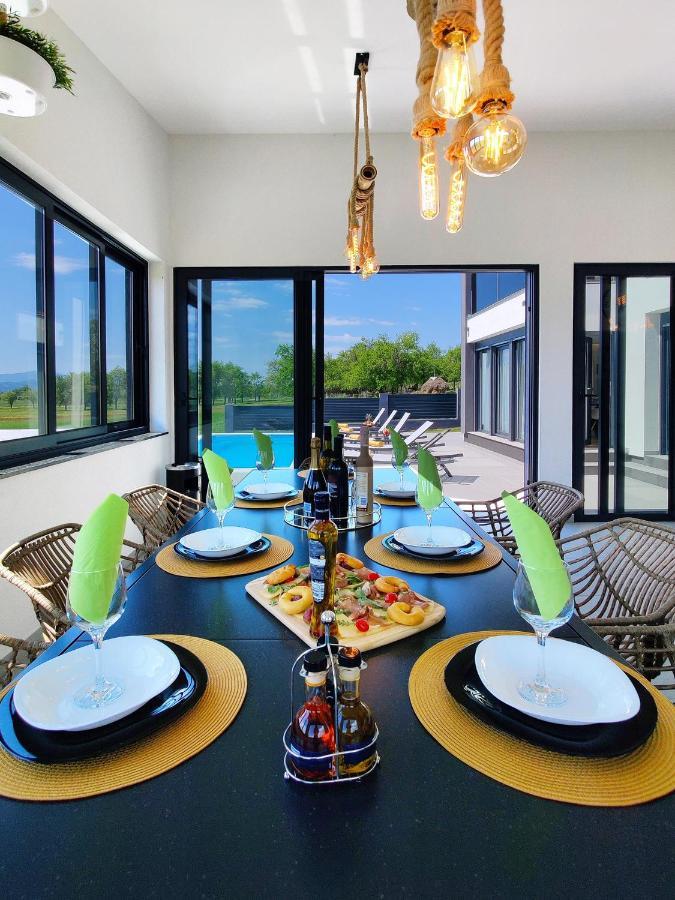 Villa Biser Gacke Sinac Dış mekan fotoğraf