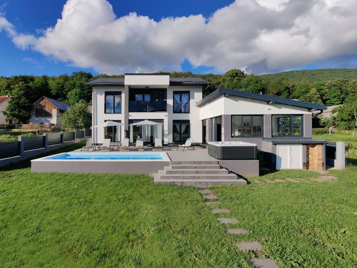 Villa Biser Gacke Sinac Dış mekan fotoğraf